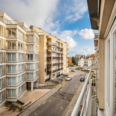 Near Ostend With Sea View, Cleaning Included Apartmán Koksijde